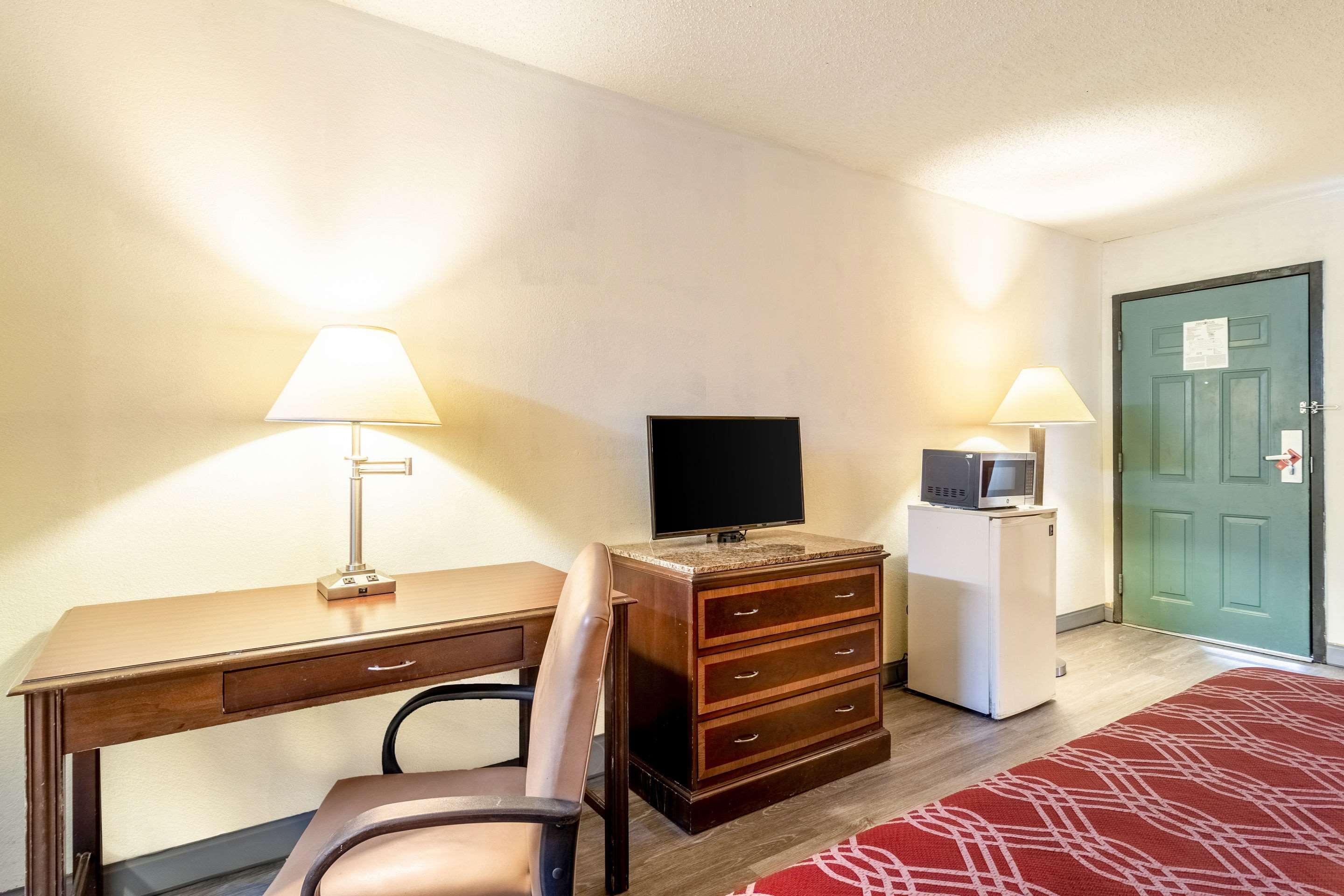 Econo Lodge Акворт Экстерьер фото