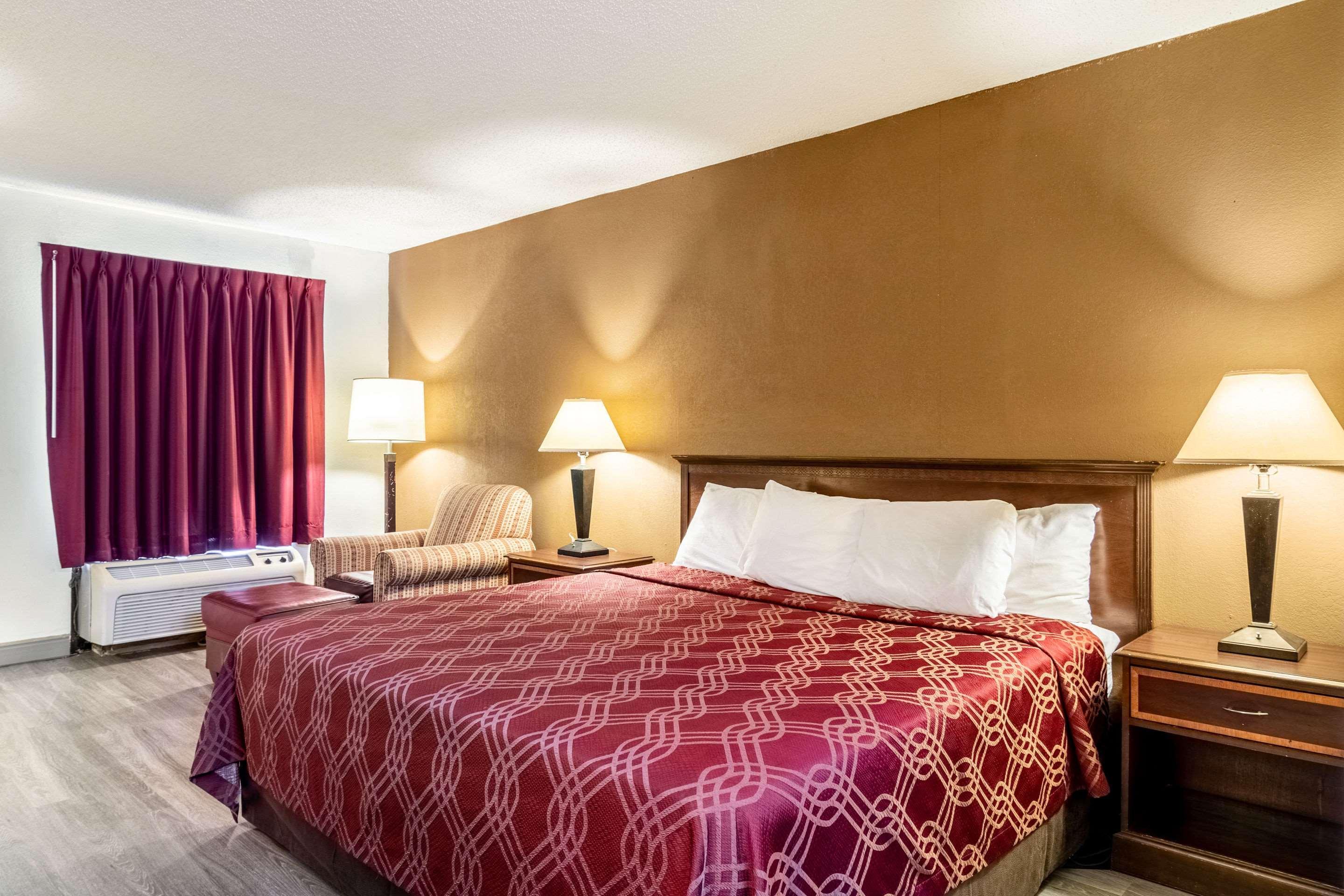Econo Lodge Акворт Экстерьер фото