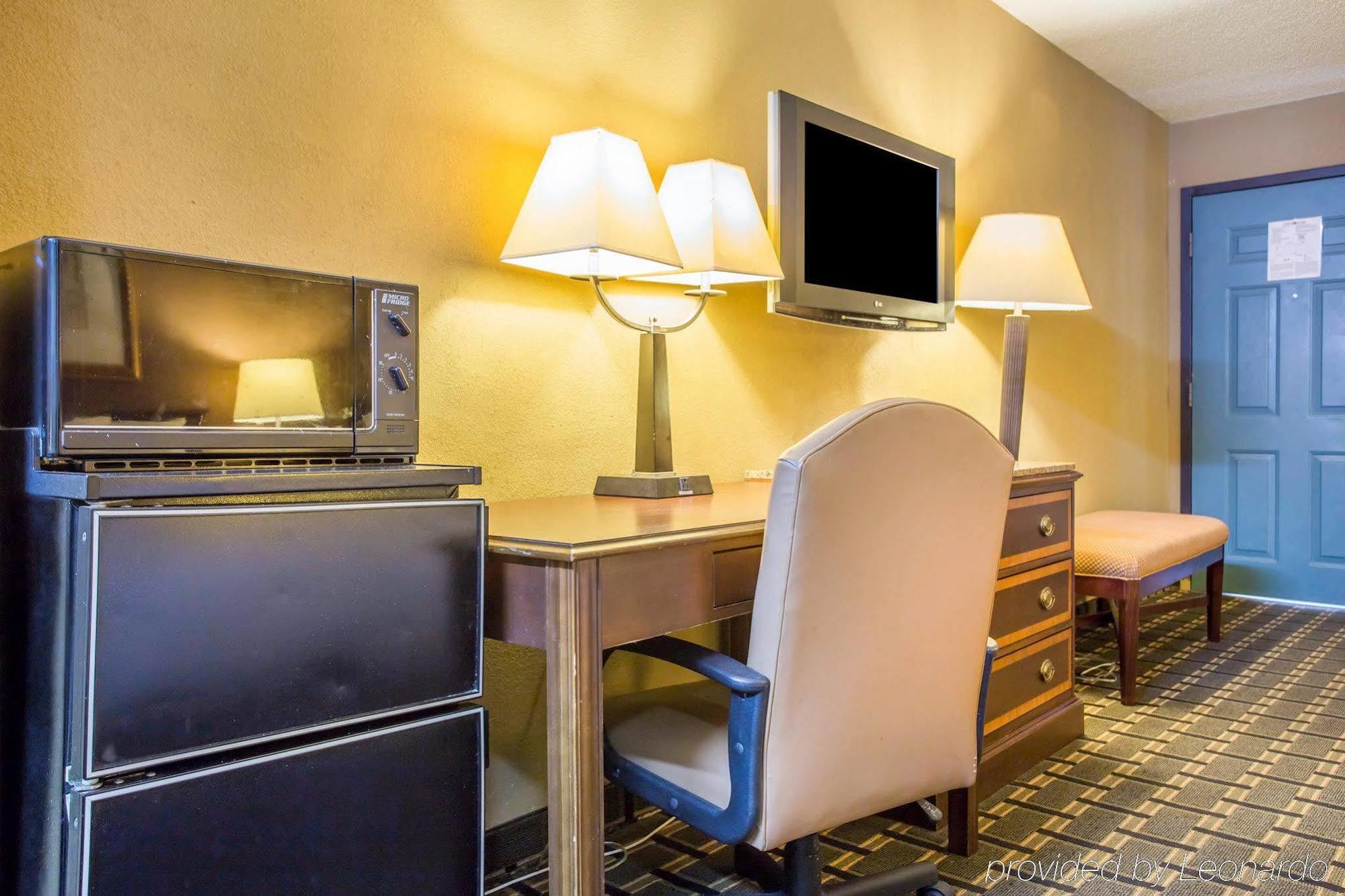 Econo Lodge Акворт Экстерьер фото
