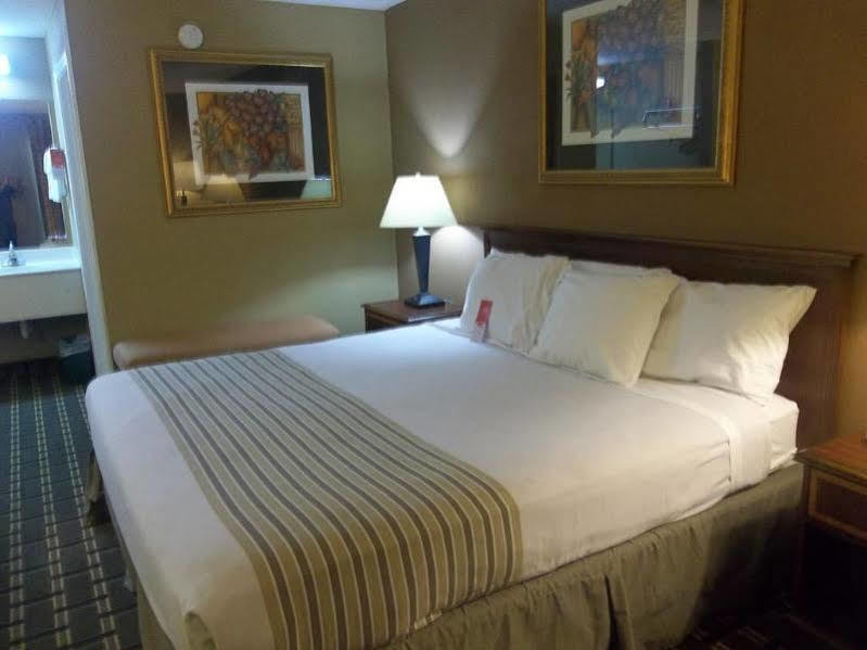 Econo Lodge Акворт Экстерьер фото